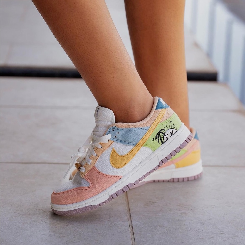 Women’s Dunk Low SE 'Sun Club' – Size US 8.5